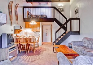 (A210) Loft Condominiums in Yosemite National Park