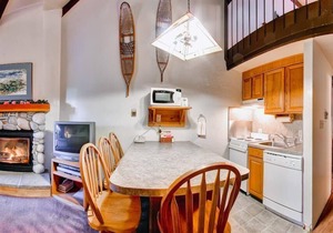 (A210) Loft Condominiums in Yosemite National Park