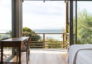 Apartment with stunning sea views
