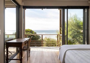 Apartment with stunning sea views