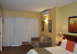 Ascot Inn