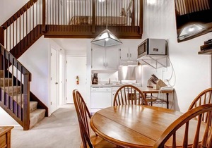 (B207) Loft Condominiums in Yosemite National Park