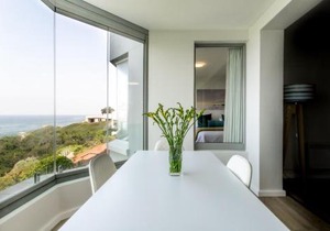 Bayview 208