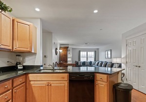 Beautiful Condo Just steps to Ocean at the Grand Victorian in Old Orchard Beach