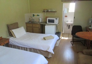Bedrock Bb - Triple Bedroom with self cathering