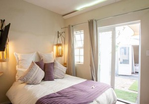 Bedrock Family 4 Sleeper En-Suite Studio