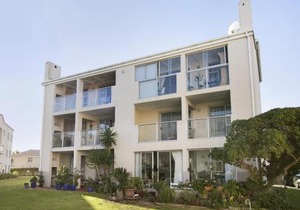 Big Bay Beach Club 122 by HostAgents