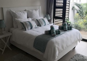Blissful Beachfront Apartment - 11 Sovereign sands