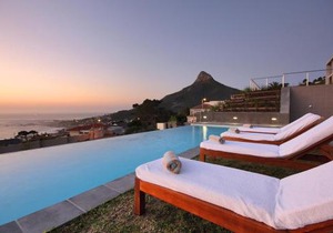 Camps Bay studio apartment - luxurious with stunning sea view