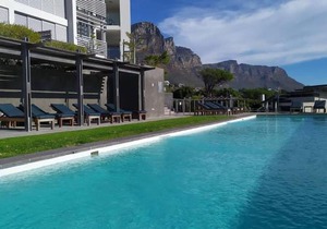 Camps Bay studio apartment - luxurious with stunning sea view