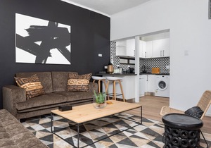 Chic Apartment in Quiet Green Point | Pool Access