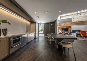 Chic Milpitas 1BR w/Gym, Pool, walk to BART + Great Mall, by Blueground in Milpitas