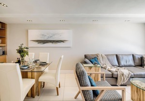 Clifton Apartment w Direct Beach Access Marella