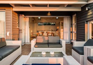 Clifton Beach Bungalow w/Views (Bungalow on 4th)