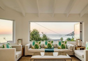 Clifton Beach Bungalow w/Views (Bungalow on 4th)