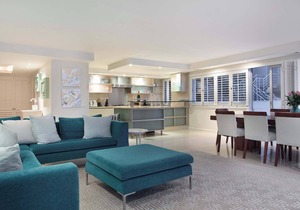 Clifton Views - Elegant Apt with pool & sea views