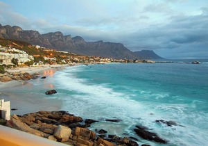 Clifton Views - Elegant Apt with pool & sea views