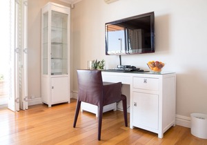 Compass House Boutique Hotel