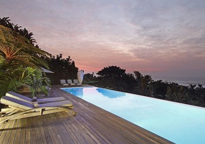 Days At Sea Beach Lodge