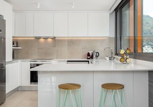 Designer Apartment With Table Mountain Views