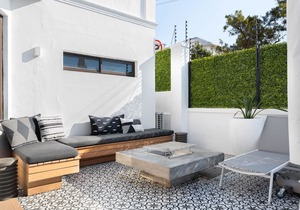 Designer Pool Villa | Tranquil Green Point Oasis