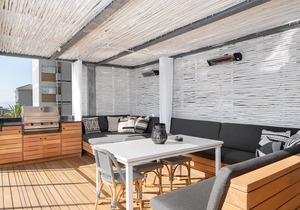 Designer Pool Villa | Tranquil Green Point Oasis