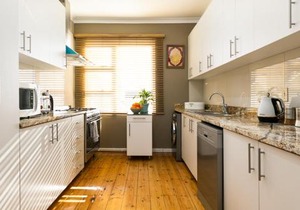 Entire 5 Bedroom 5 Bathroom Sea Point Villa with Secure Parking