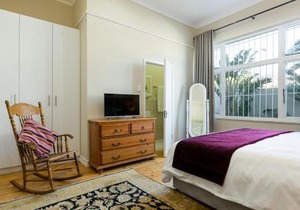 Entire 5 Bedroom 5 Bathroom Sea Point Villa with Secure Parking