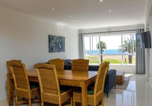 First floor apartment with beautiful sea view