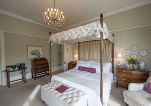Hacklewood Hill Country House