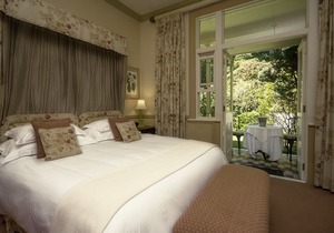 Hacklewood Hill Country House