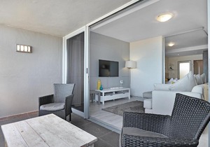 Infinity G10 by HostAgents