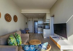 Infinity LG8 Beachfront Apartment