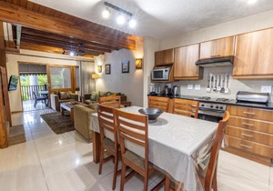 Legend Safaris 257B - in Kruger Park Lodge