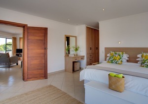 Limoni Luxury Suites