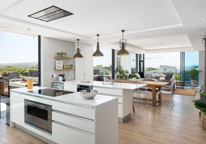 Luxury Penthouse-Living | Pool Deck | BBQ | Views