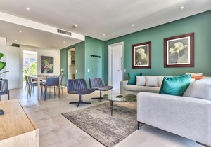 Luxury three Bedroom Apartment - fully furnished and equipped