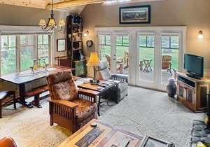 Metolius River Resort Cabin 9 - Luxurious cabin on the Metolius River w/ in Camp Sherman