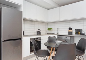 New De Waterkant Apartment with Mountain Views