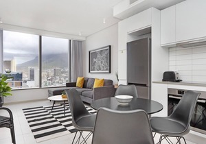 New De Waterkant Apartment with Mountain Views