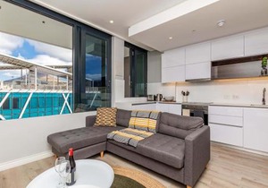 Outdoor pool Apartment, Gym, Bar & views