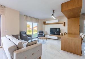 Peaceful Villa with Private Pool and Garden in Kartepe