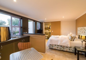 Pink Rose Guesthouse & Spa | FOR MEN ONLY | Room 2 apartment