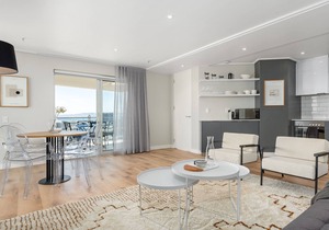 Point Break | Luxe Apartment | Views | Balcony