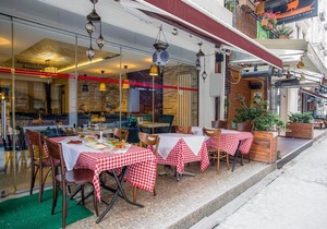 Raymond Hotel