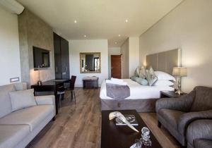 River Place Manor - Superior Double Room with pool views