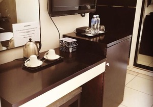 Room 122 @ The Nicol Hotel