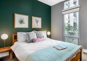 Roomy Mission Bay 2BR, w/ Gym, Pool, near Caltrain, by Blueground