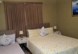 Savoy Lodge - Budget Triple Room