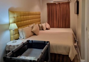 Savoy Lodge - room with Breakfast included!